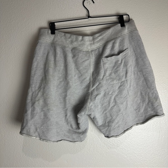 HM Logg Shorts Size Large - Picture 2 of 10